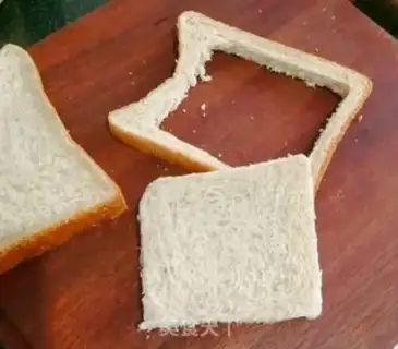Make Egg cheese sandwich step 1