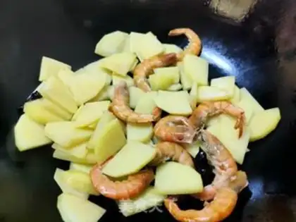 Make Potato chili shrimp step 5
