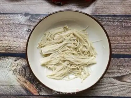 Make A fragrance with a golden needle and mushroom step 2