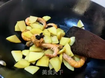 Make Potato chili shrimp step 6