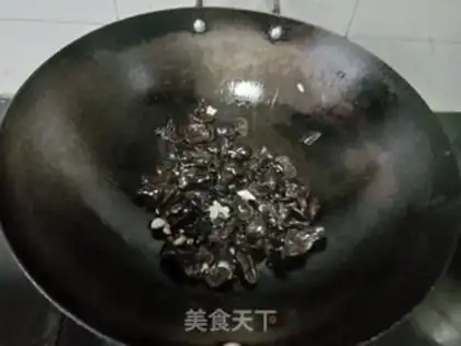 Make The green pepper is made of black wood step 2