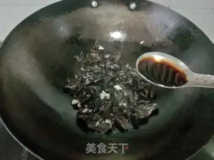 Make The green pepper is made of black wood step 3