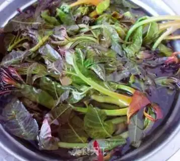 Make Fried eggs with sprouts step 1