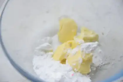 Make A thousand layers of almond bread step 0