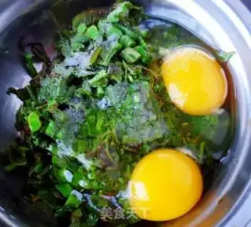Make Fried eggs with sprouts step 3