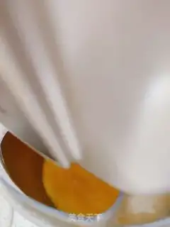 Make Honey pickle cake step 1