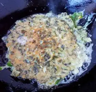 Make Fried eggs with sprouts step 5