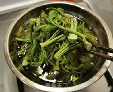 Make Fried goose eggs step 2