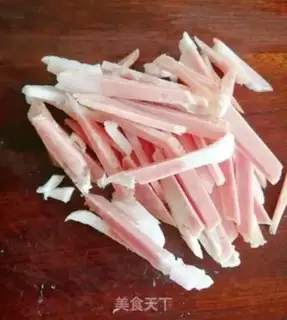 Make Fried garlic carrots step 1