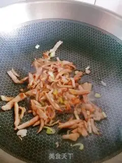 Make Fried garlic carrots step 2