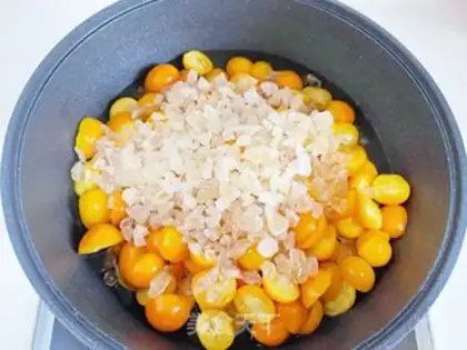 Make Ice cream and orange sauce step 4