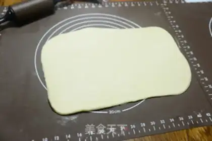 Make A thousand layers of almond bread step 8
