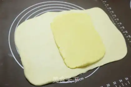 Make A thousand layers of almond bread step 9