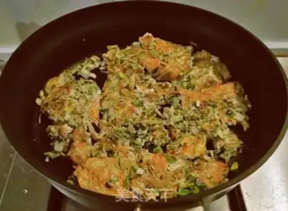 Make Fried goose eggs step 9