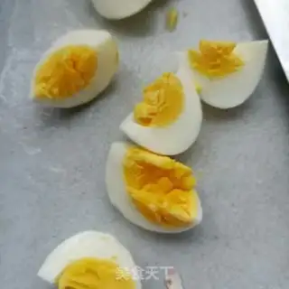 Make Boiled eggs with chrysanthemum step 4