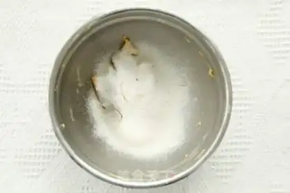 Make Three marshmallows, lass cookies step 4