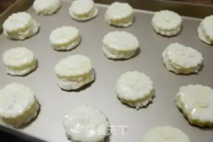 Make A thousand layers of almond bread step 18