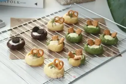 Make Three marshmallows, lass cookies step 13