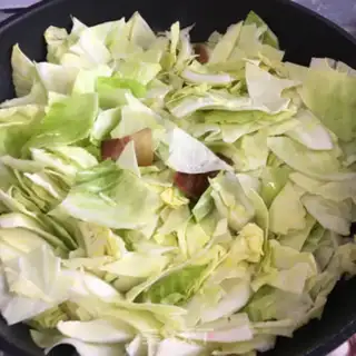 Make Bacon and cabbage step 3
