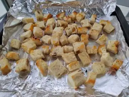 Make Toast salad step 2