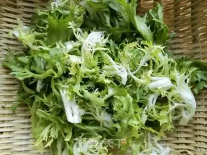 Make The peanuts mixed up their chrysanthemums step 1