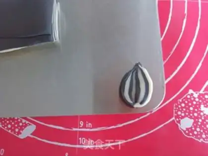 Make Simulate melon souffles step 13