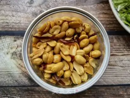 Make The peanuts mixed up their chrysanthemums step 5