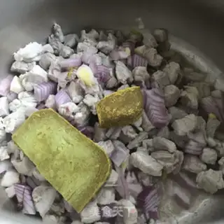 Make Pork potato curry step 3