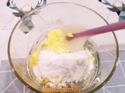 Make Strawberry cookies step 1