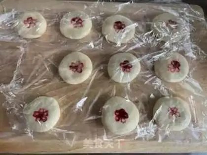 Make Spring bouquets step 18