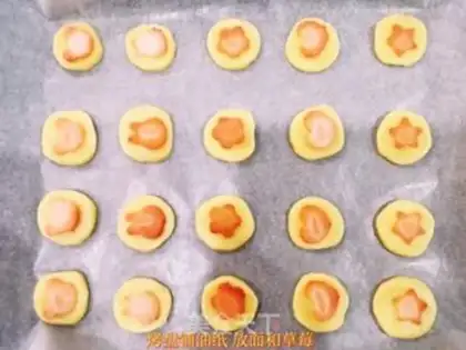 Make Strawberry cookies step 7