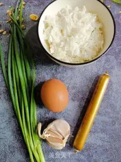 Make Garlic sauce, fried rice step 0