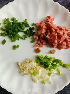 Make Garlic sauce, fried rice step 1