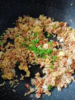Make Garlic sauce, fried rice step 7