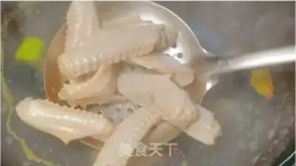Make Red duck wings step 2
