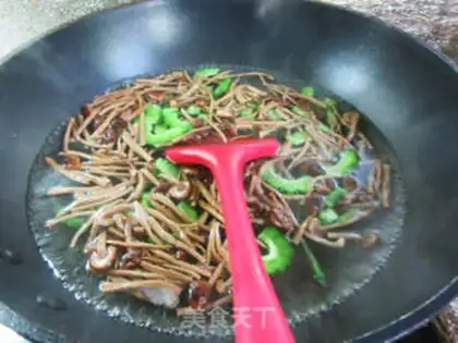 Make Scrambled with tea and mushrooms step 4
