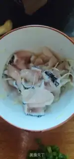 Make Scrambled black fish porridge step 3