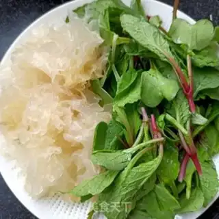 Make The radish and the silver ear step 2