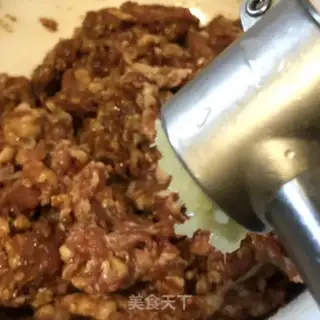 Make Big meat bun step 4