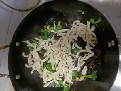 Make The broccoli lumbered chicken chest step 8