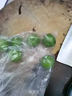 Make Red sugar plum step 1
