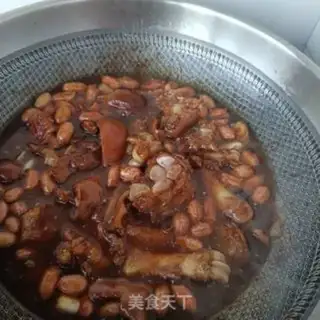 Make Peanut stew pig feet step 10