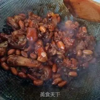Make Peanut stew pig feet step 12