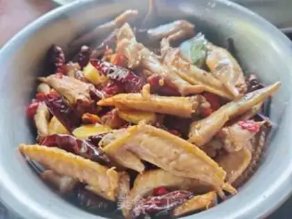 Make The point of the red chicken step 5
