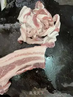 Make Scrambled and fried meat step 1