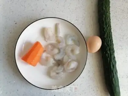 Make cucumber shrimp step 0