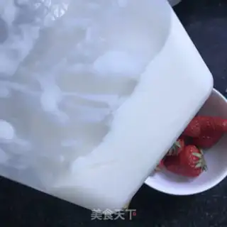 Make Strawberry yogurt step 2