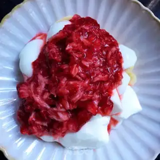 Make Strawberry yogurt step 6