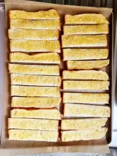 Make Garlic toast step 3