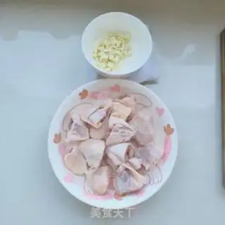 Make Garlic steamed chicken wings step 0